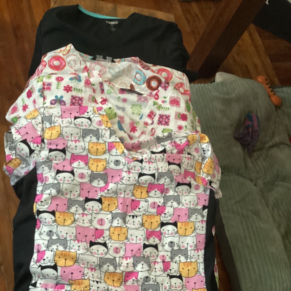 4 large nursing scrubs